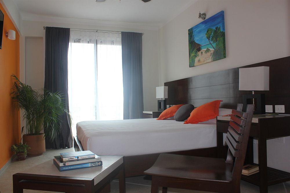 La Galeria By Bunik Hotel Плая дел Кармен Екстериор снимка