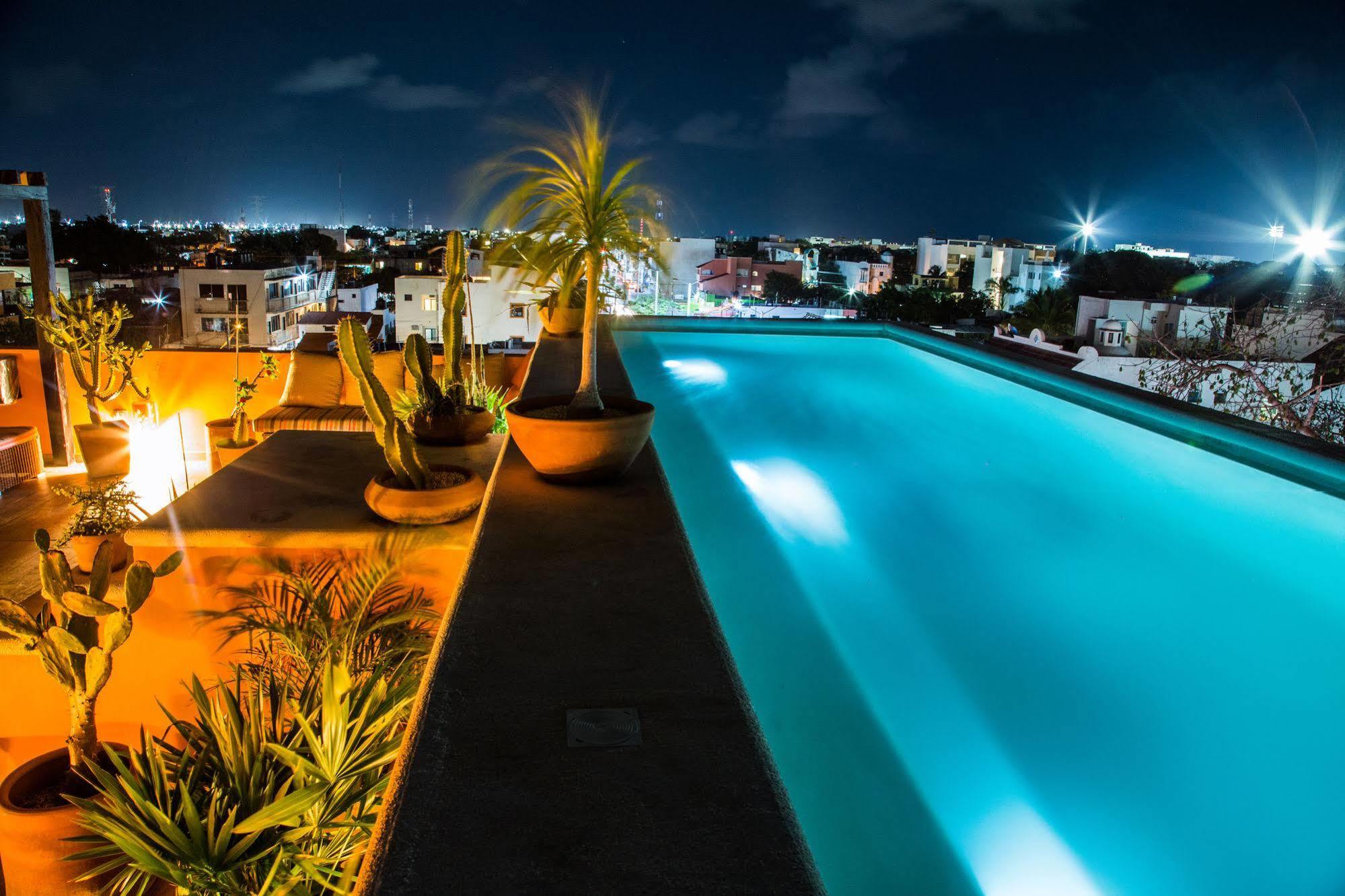 La Galeria By Bunik Hotel Плая дел Кармен Екстериор снимка